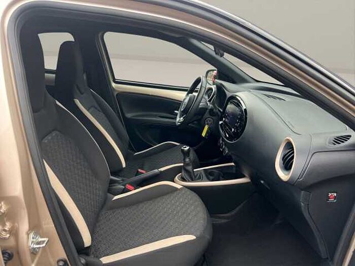 Toyota Aygo X Pulse inkl. Winterräder komplett !!!