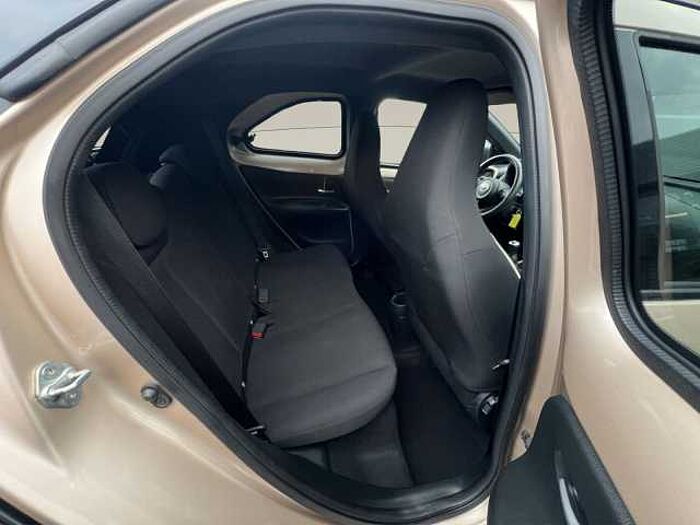 Toyota Aygo X Pulse inkl. Winterräder komplett !!!