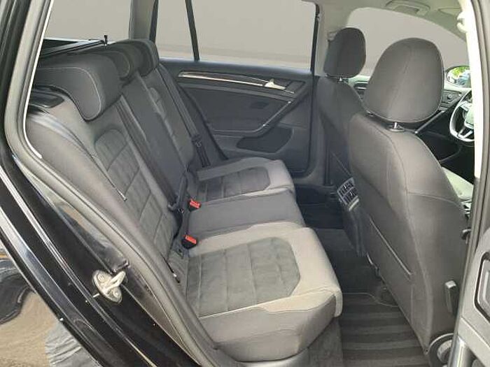 Volkswagen Golf VII Variant 1.5 TSI Highline AHK schwenkbar