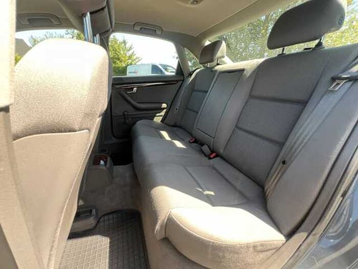 Audi A4 1.6 75KW Limo