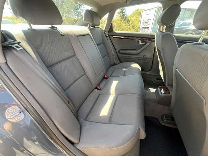 Audi A4 1.6 75KW Limo